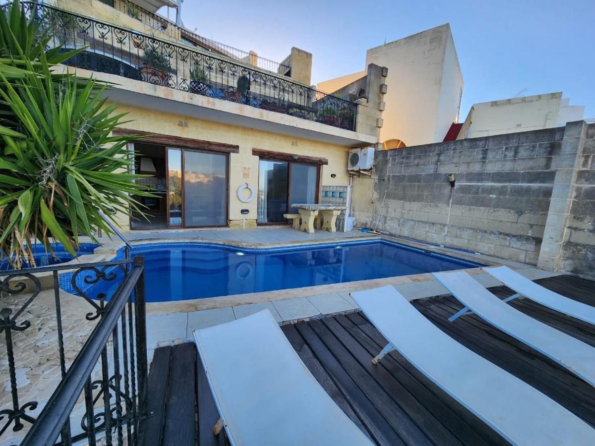 Gozo Island Escape Sleeps 4 With Private Bathroom Ghajn il-Kbira  ภายนอก รูปภาพ