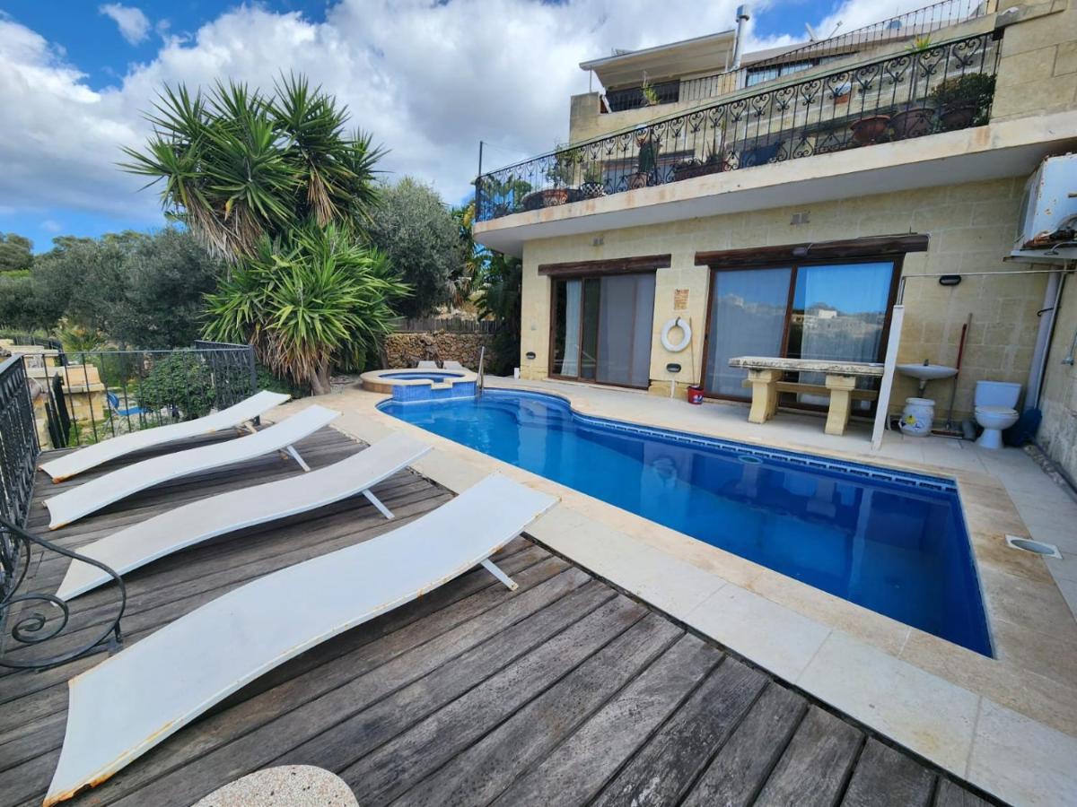 Gozo Island Escape Sleeps 4 With Private Bathroom Ghajn il-Kbira  ภายนอก รูปภาพ