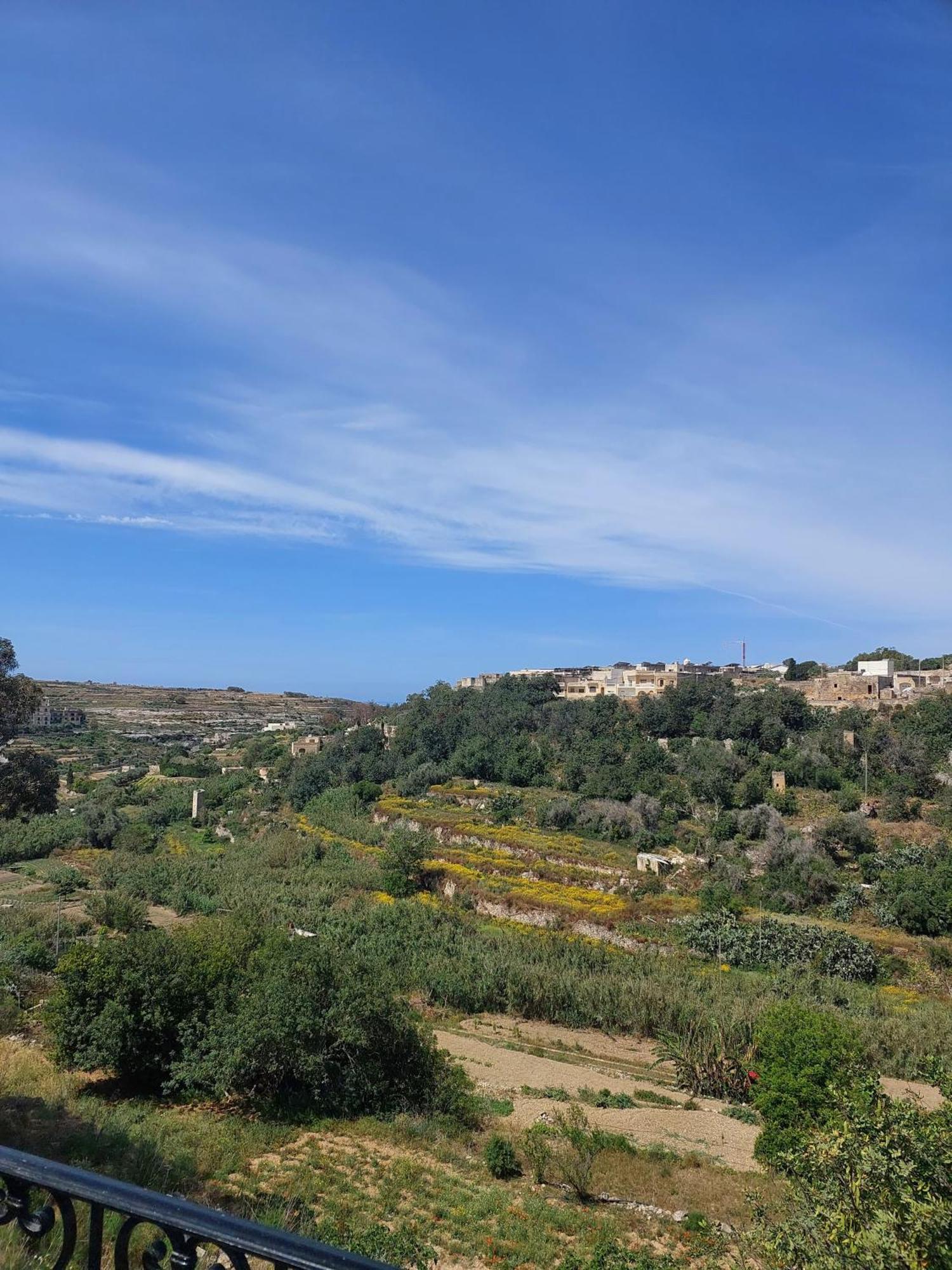 Gozo Island Escape Sleeps 4 With Private Bathroom Ghajn il-Kbira  ภายนอก รูปภาพ